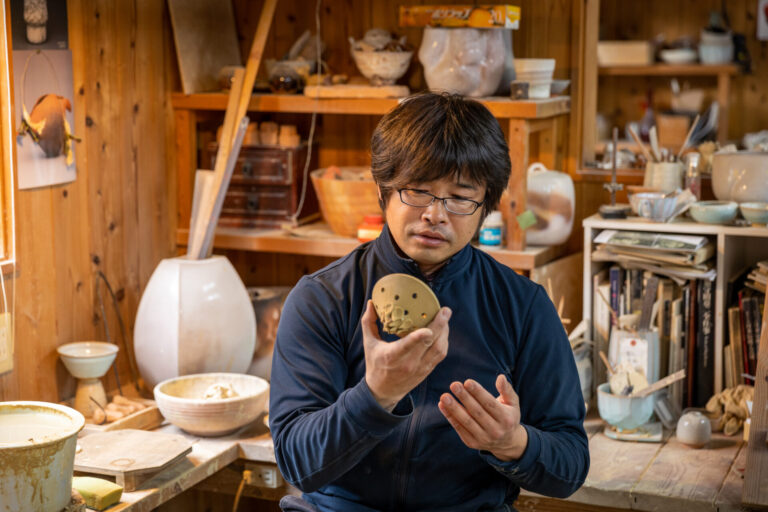 200年続く窯元に生まれた岡田泰が感じる、萩焼の未来と父の背中-artrip山口