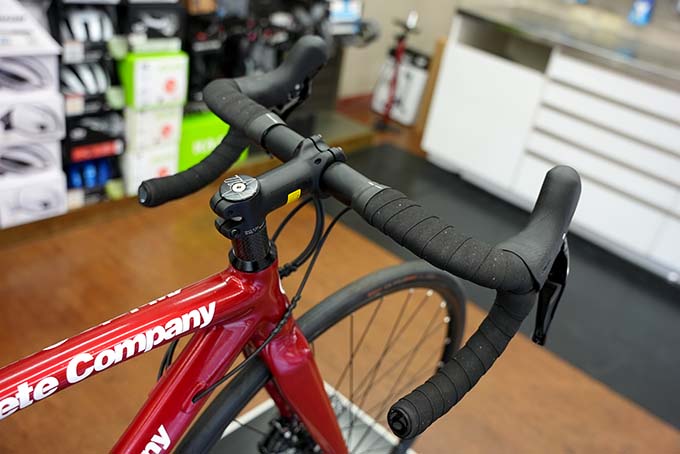 アスリートカンパニー アルミ Disc ロードバイク シマノ105完成車