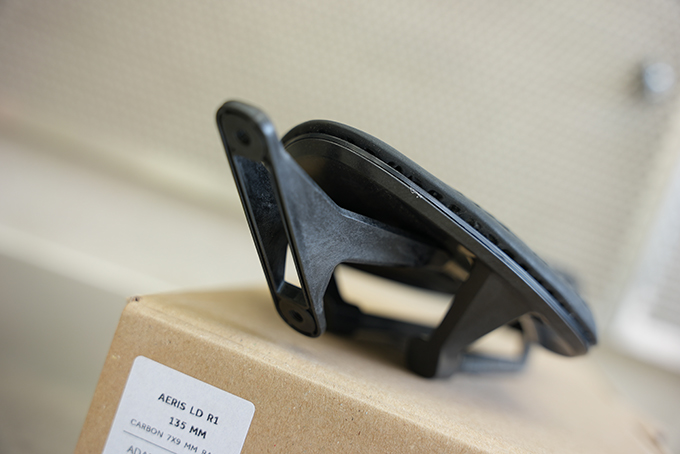 FIZIK ARES R1 LONG DISANCE Adaptive トライアスロンサドル Carbon