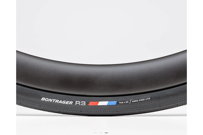 Bontrager R3 Hard-Case Lite クリンチャータイヤ | トライアスロンの