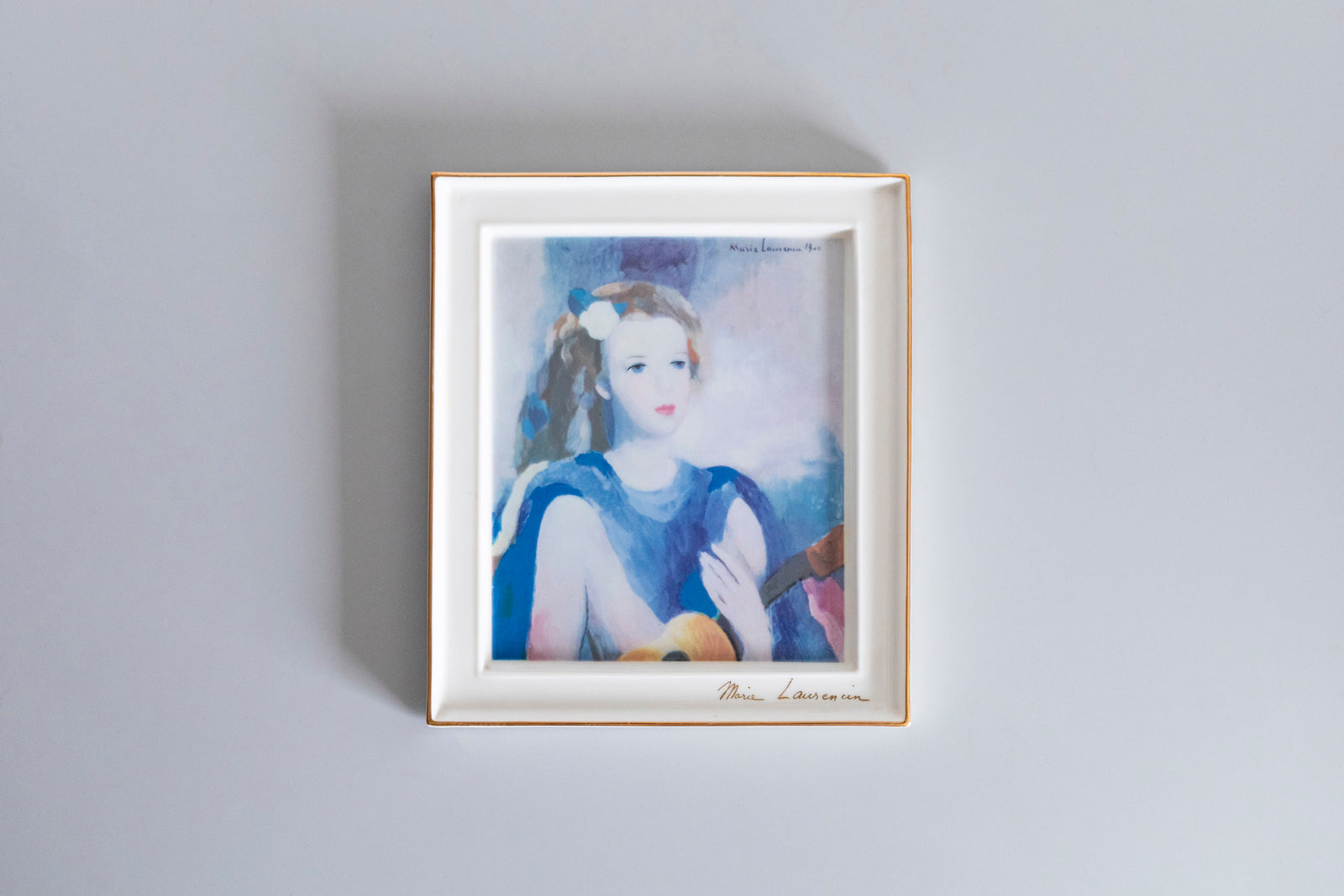 ギターを持つ少女 / マリー・ローランサン – At Sea Day