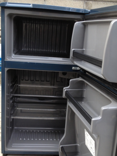 SANYO 直冷式冷凍冷蔵庫 86L 2ドア SR-9R(TB)形 99年製(100リットル