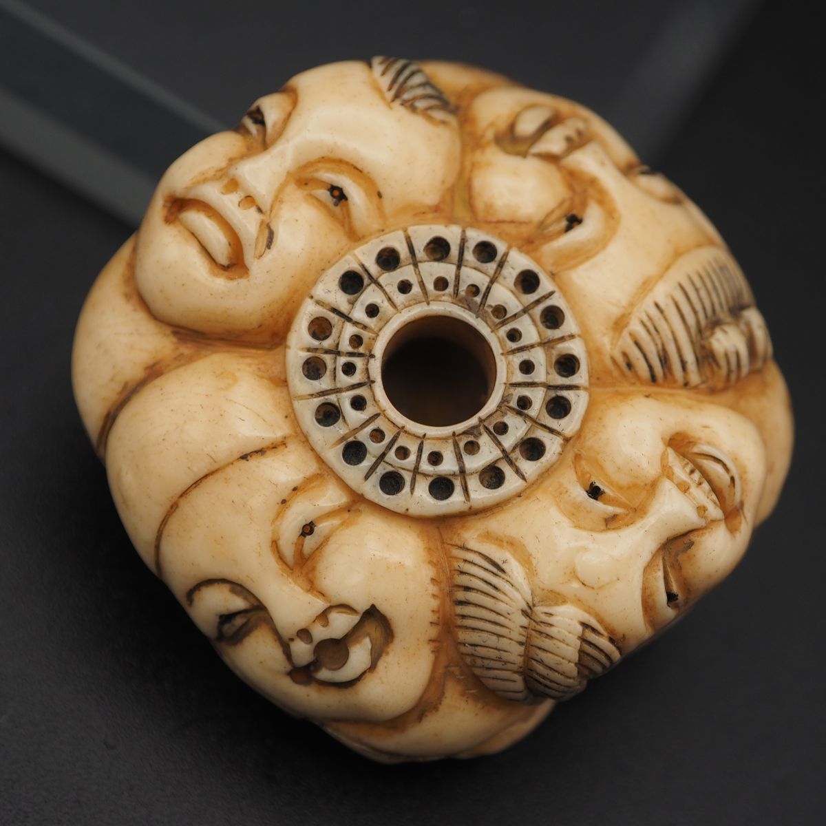 Y637 1円 アンティーク 天然素材 饅頭根付 人面 彫刻 時代物 年代物