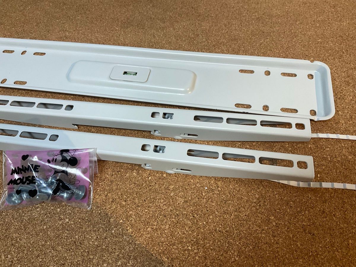 IKEA UPPLEVA ウップレーヴァ テレビ用ウォールブラケット 固定式