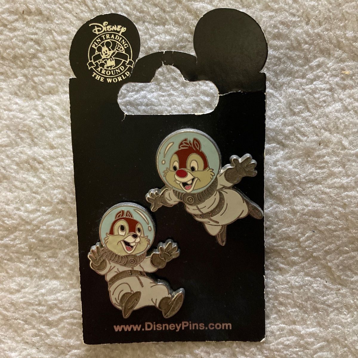 ディズニーパークス チップとデール 宇宙飛行士 ピンバッジ 2個