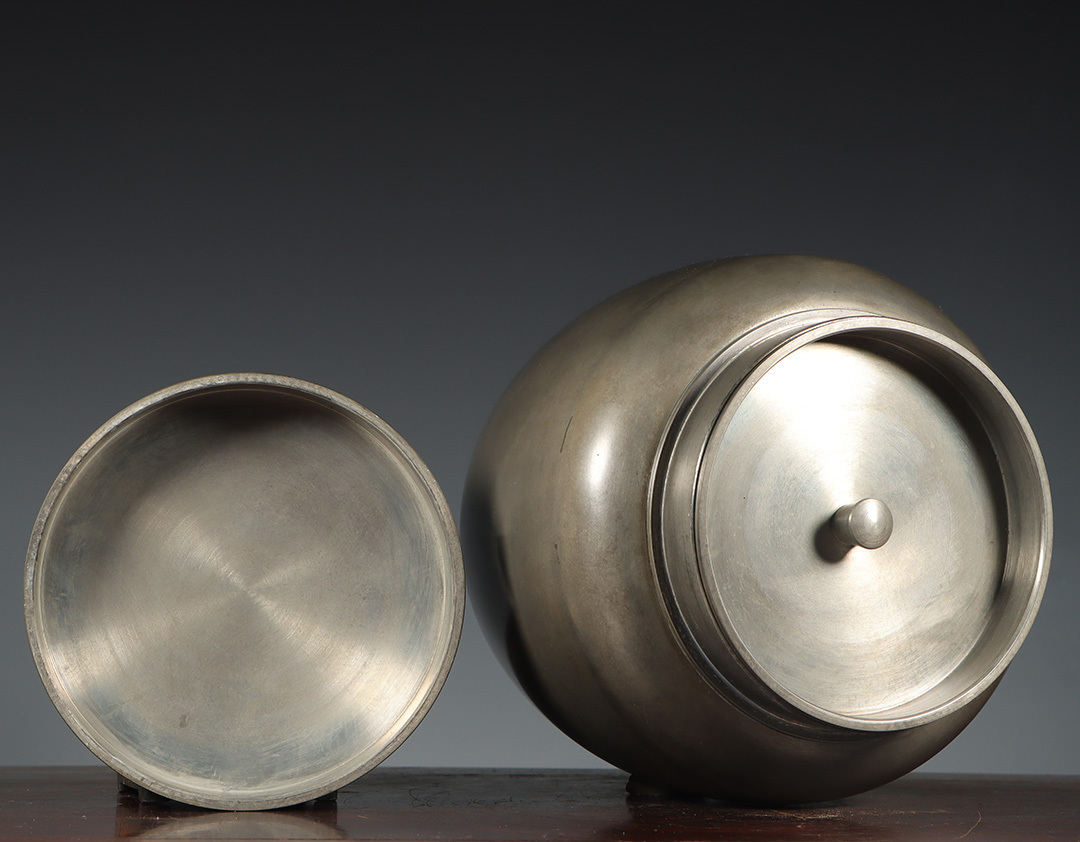 古錫茶葉罐御錫屋天下一美作守造「錫製無紋大口径茶心壺」 茶筒茶入茶