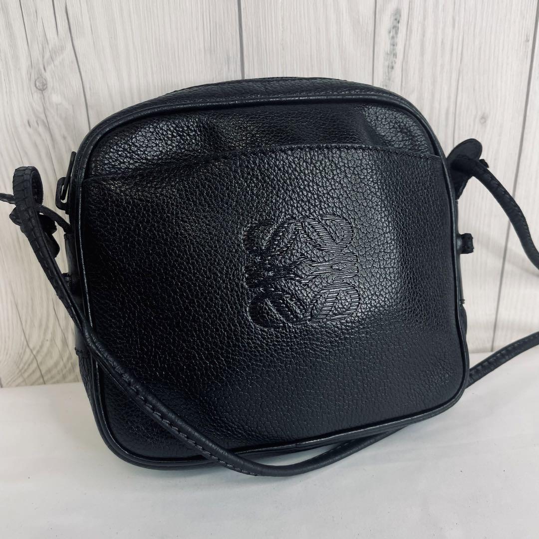 美品 LOEWE ロエベ アナグラム レザー ショルダーバッグ レザー 黒