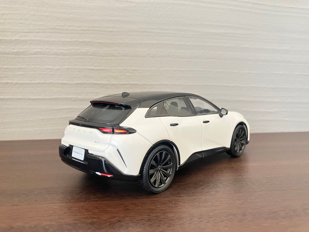トヨタ クラウンスポーツHEV カラーサンプル ミニカー プレシャス