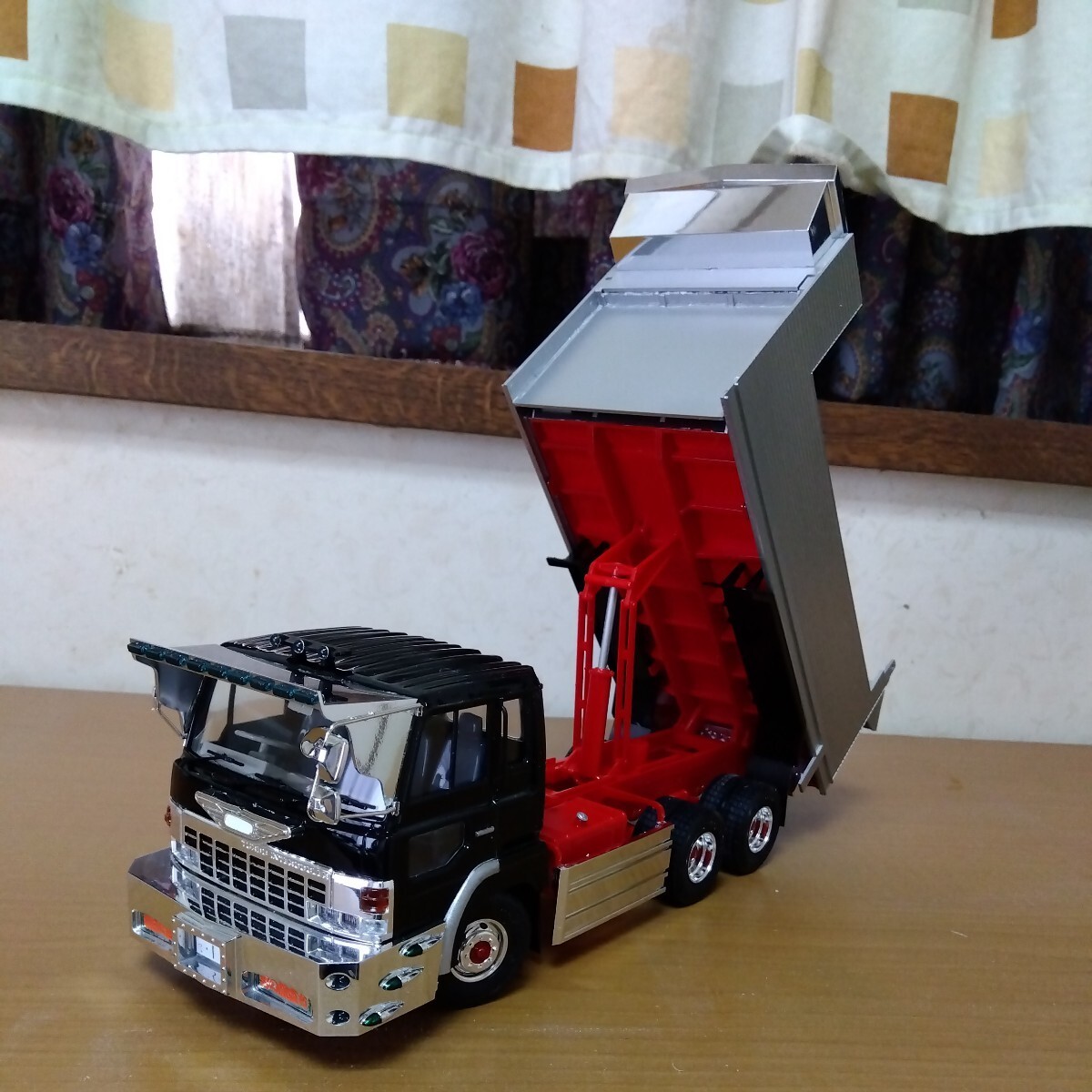 アオシマデコトラ日野スーパードルフィンダンプ完成品｜Yahoo!フリマ