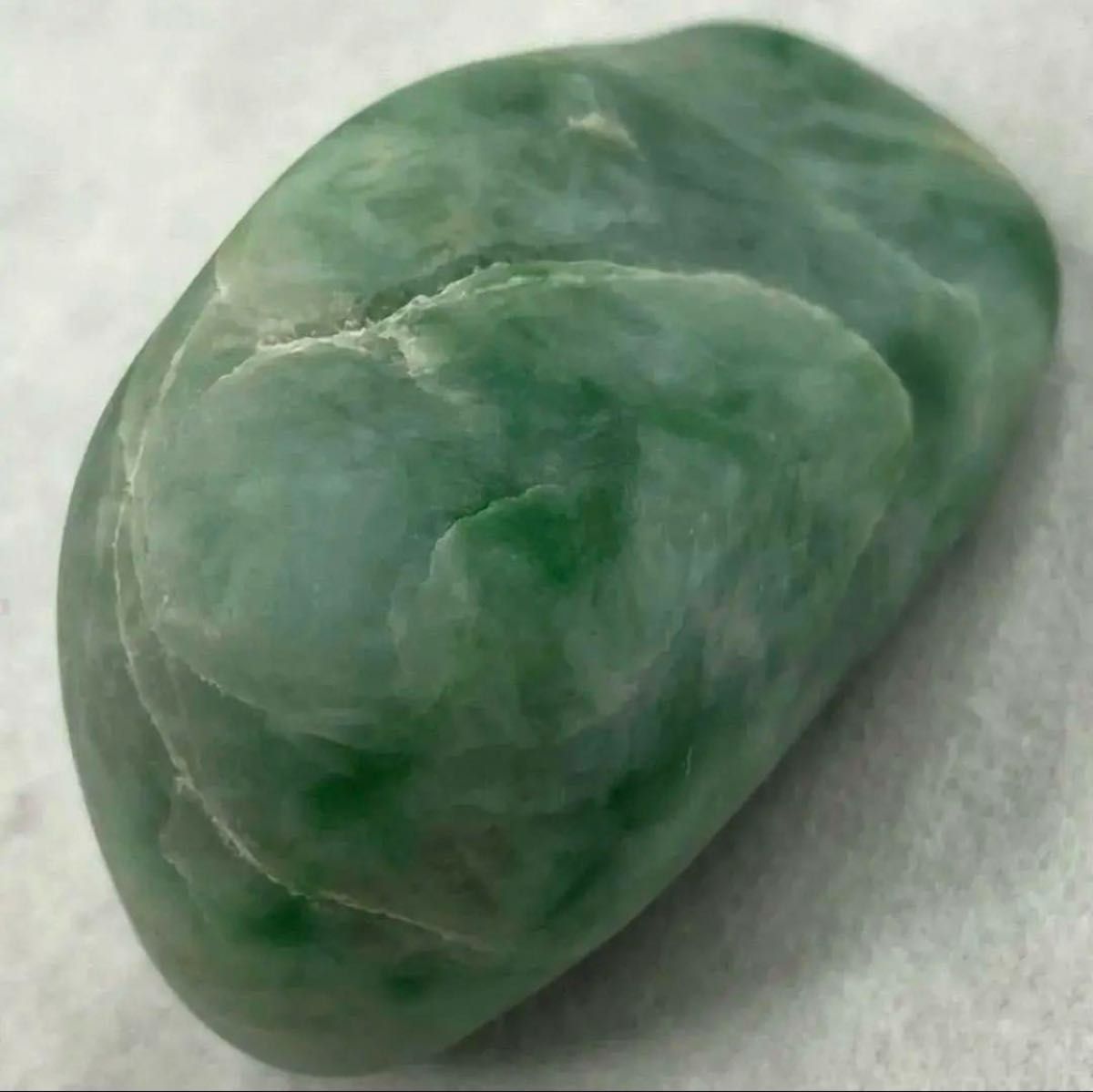 上質ヒスイ】 海石 糸魚川翡翠 原石 海岸ヒスイ 高透過 鮮やかな緑