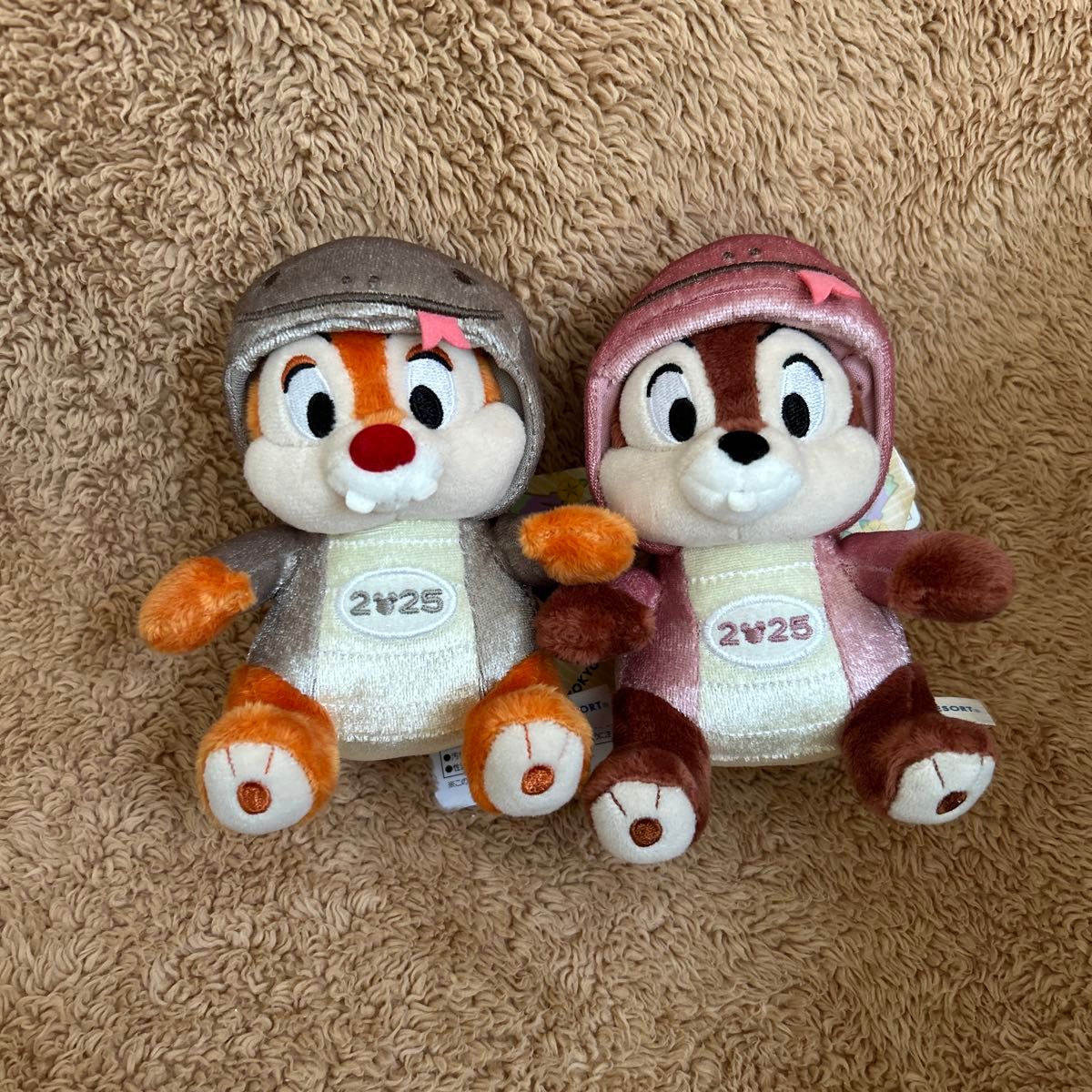 ディズニーランド 2025干支 チップ デール ぬいぐるみバッジ 未使用