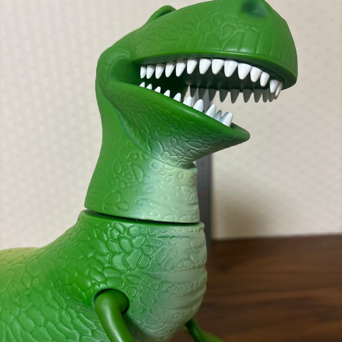ディズニー トイストーリー トーキング レックス 等身大 日本語 動作
