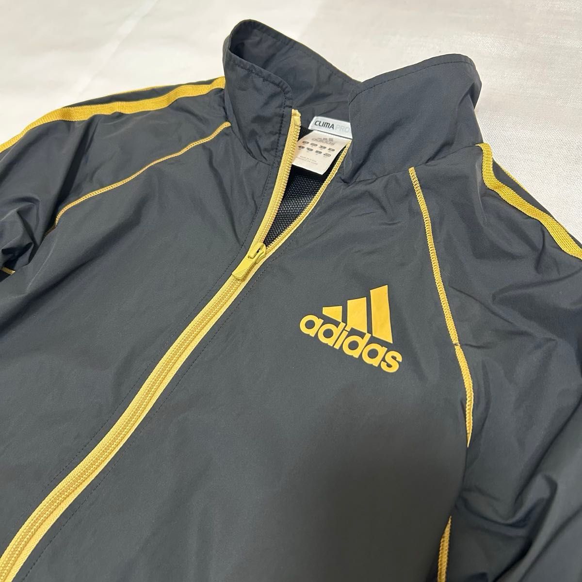 adidas アディダス ウィンドブレーカー ジャージ 黒金｜Yahoo!フリマ