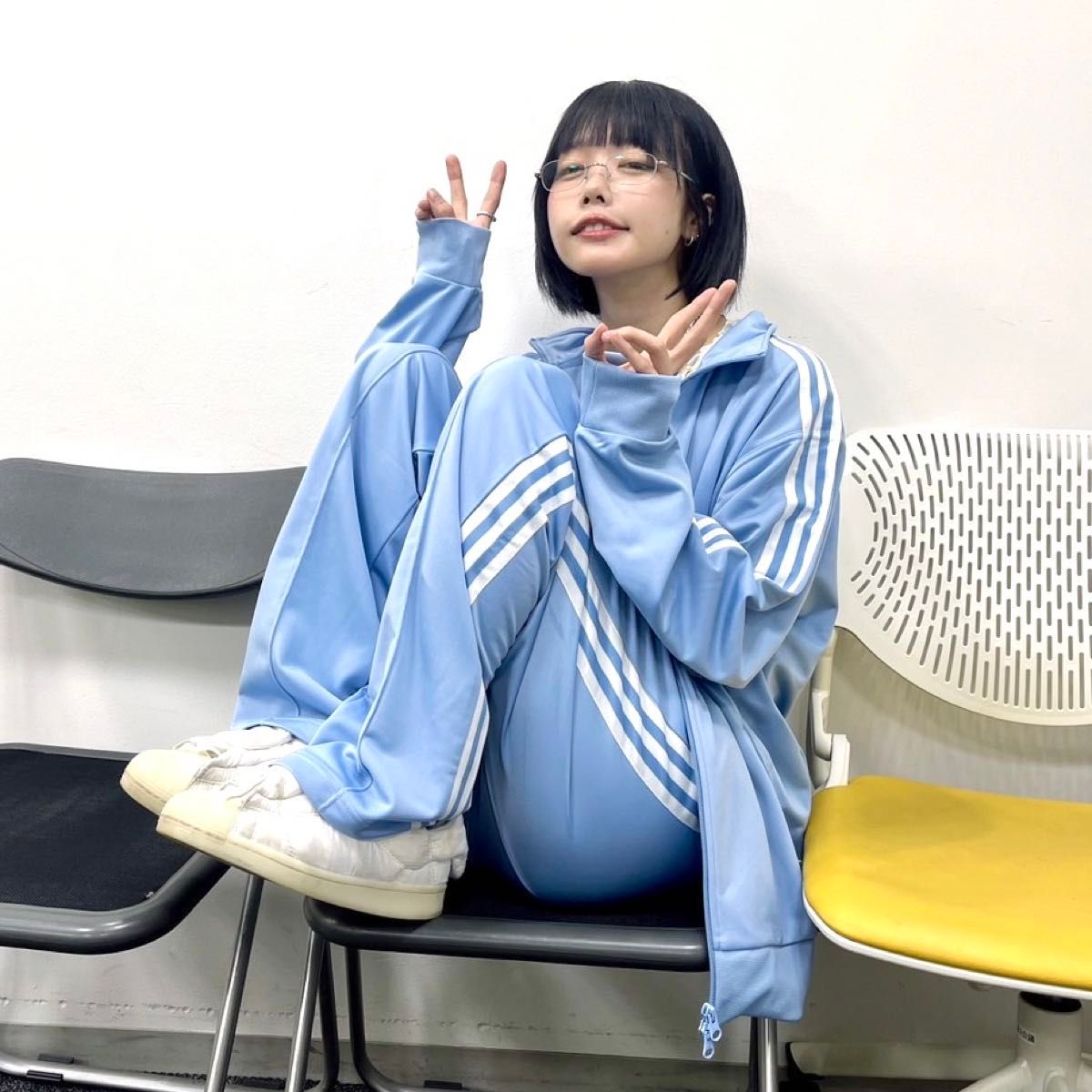 新品adidasあのちゃん着用SNIDELベッケンバウアートラックパンツM水色