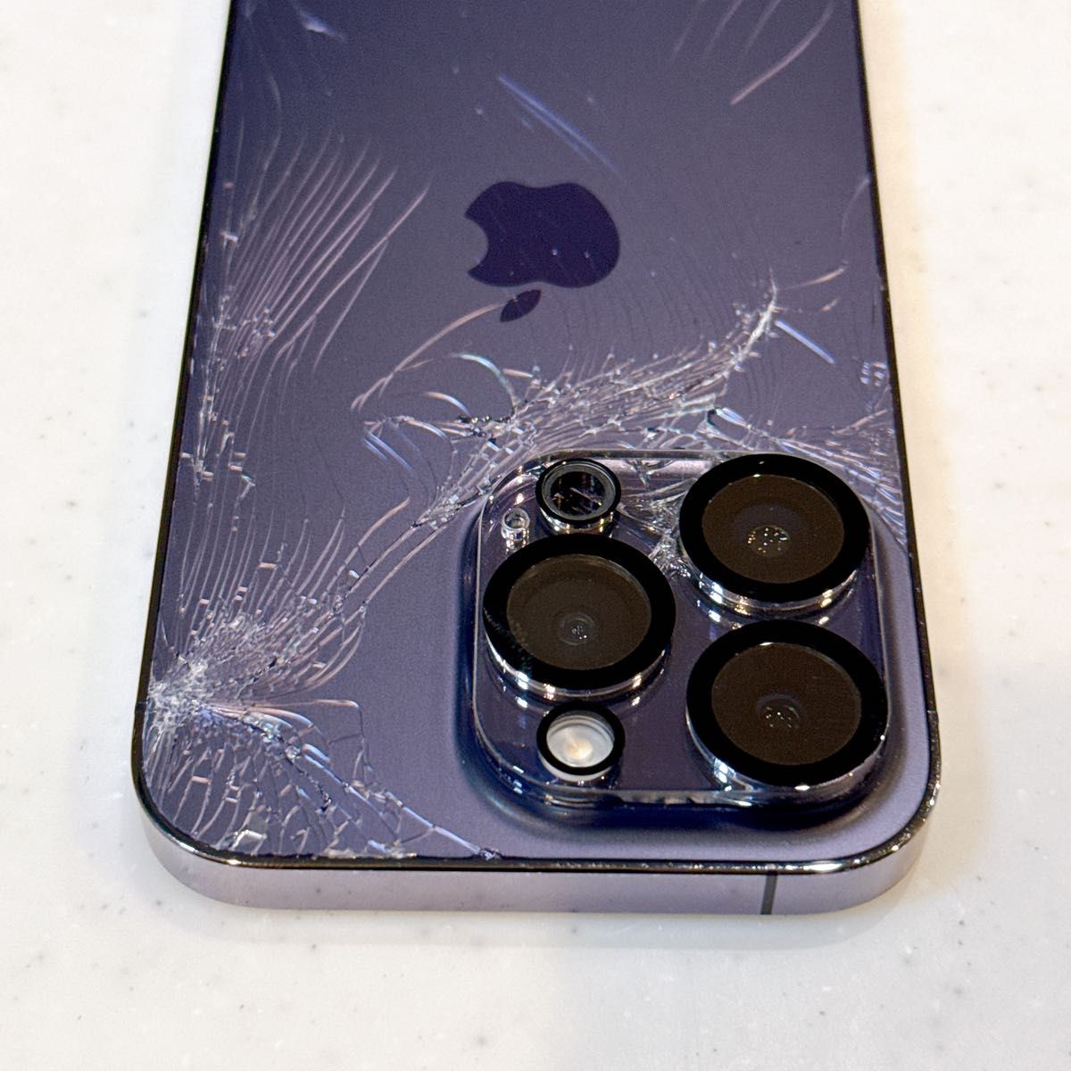 iPhone 14 Pro 256GB パープル 背面割れあり 動作問題なし Apple