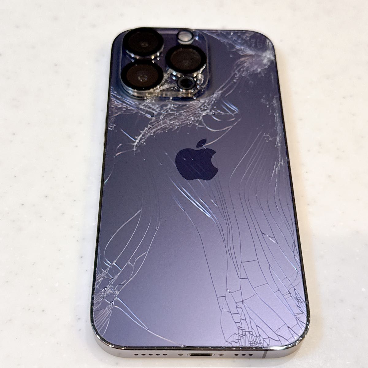 iPhone 14 Pro 256GB パープル 背面割れあり 動作問題なし Apple