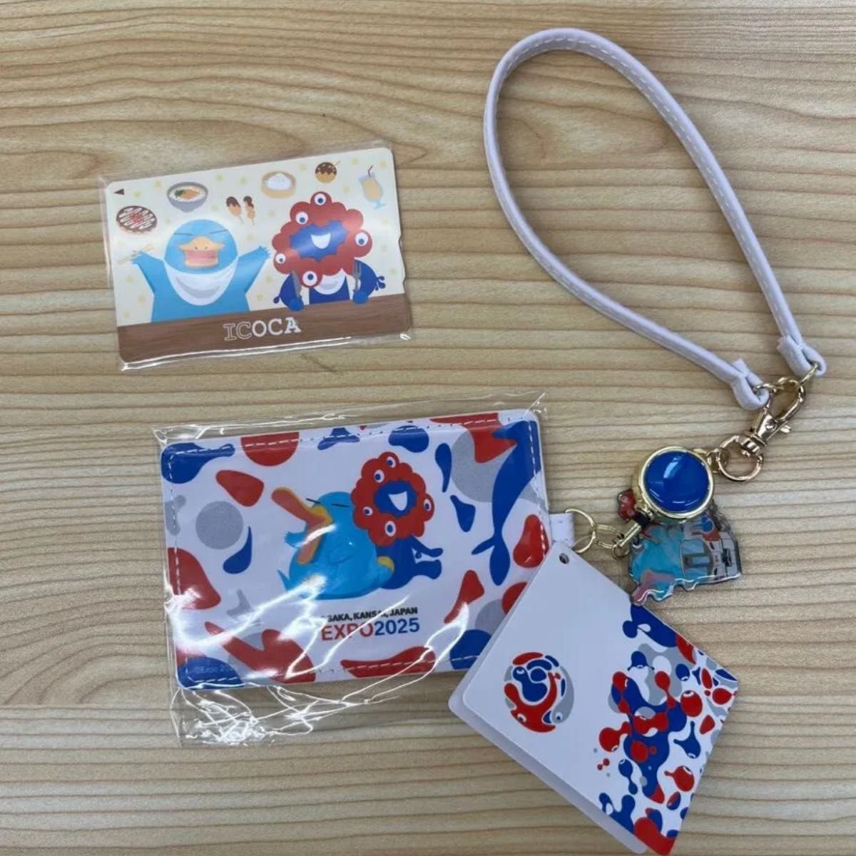 大阪万博会場限定 みゃくみゃく×イコちゃんICOCAつき 合皮パスケース