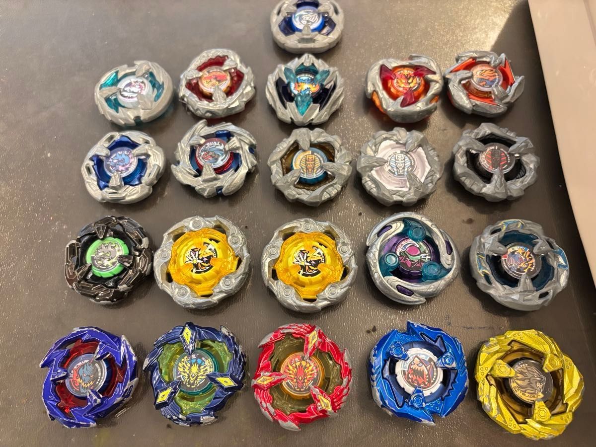 引退】ベイブレードx まとめ売り ブレード21 ラチェット18 ビット20