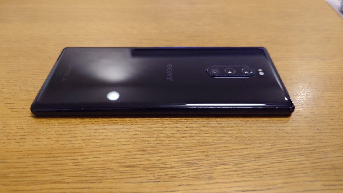 良品 判定◯ SIMフリー au SONY スマートフォン本体 SOV40 ブラック