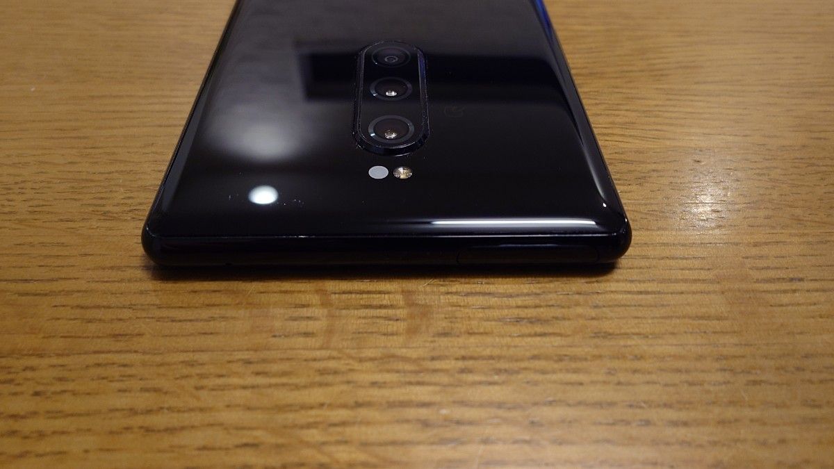 良品 判定◯ SIMフリー au SONY スマートフォン本体 SOV40 ブラック