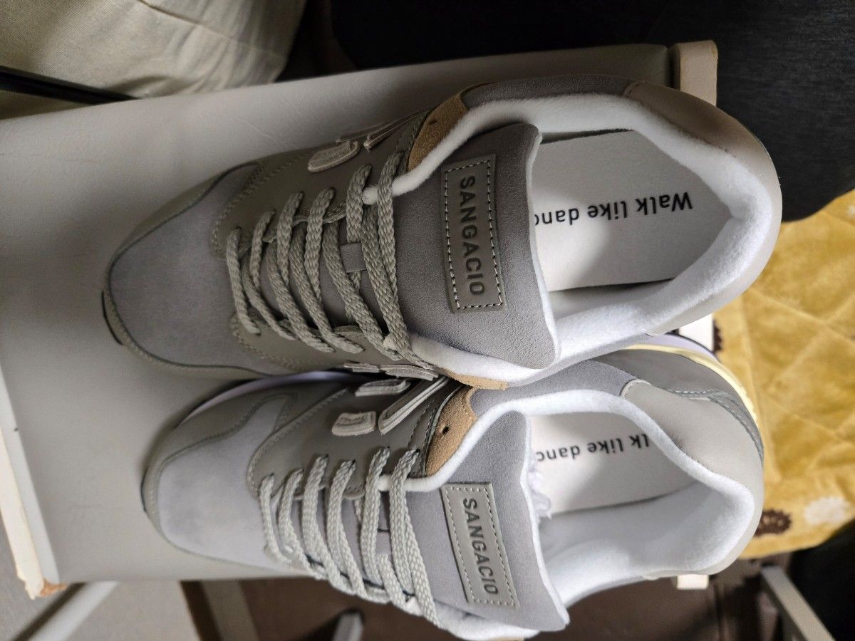 28 5㎝】新品未使用 にゅスニーカー「GRAY」10周年限定モデル【当選品