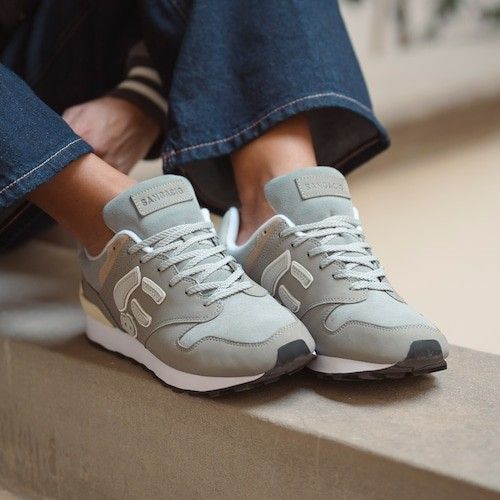 28 5㎝】新品未使用 にゅスニーカー「GRAY」10周年限定モデル【当選品