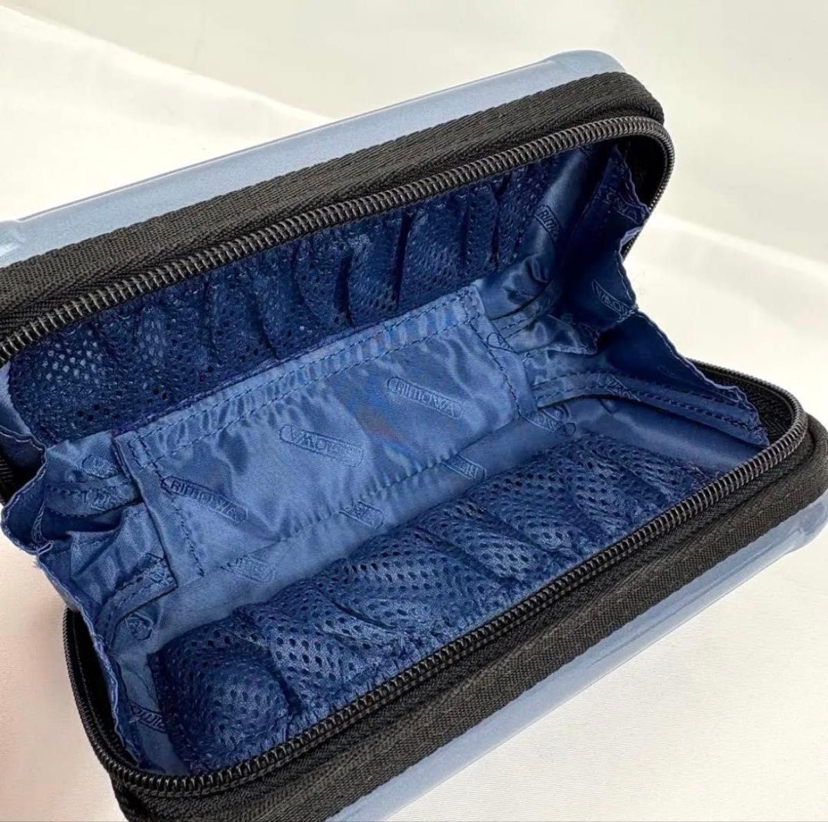 RIMOWA ブラックトラベルポーチ ANAロゴ付き RIMOWA ブラックトラベル