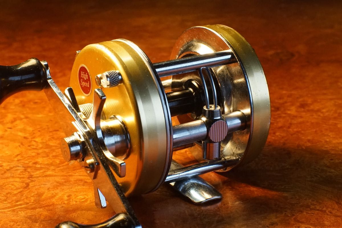 ABU アンバサダー 5500 メンテ済 フレーム修正済 シャンパンゴールド