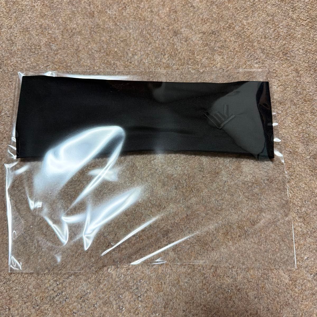 名古屋グランパス山岸祐也選手 山ピースヘアバンド 『黒色x黒色（刺繍