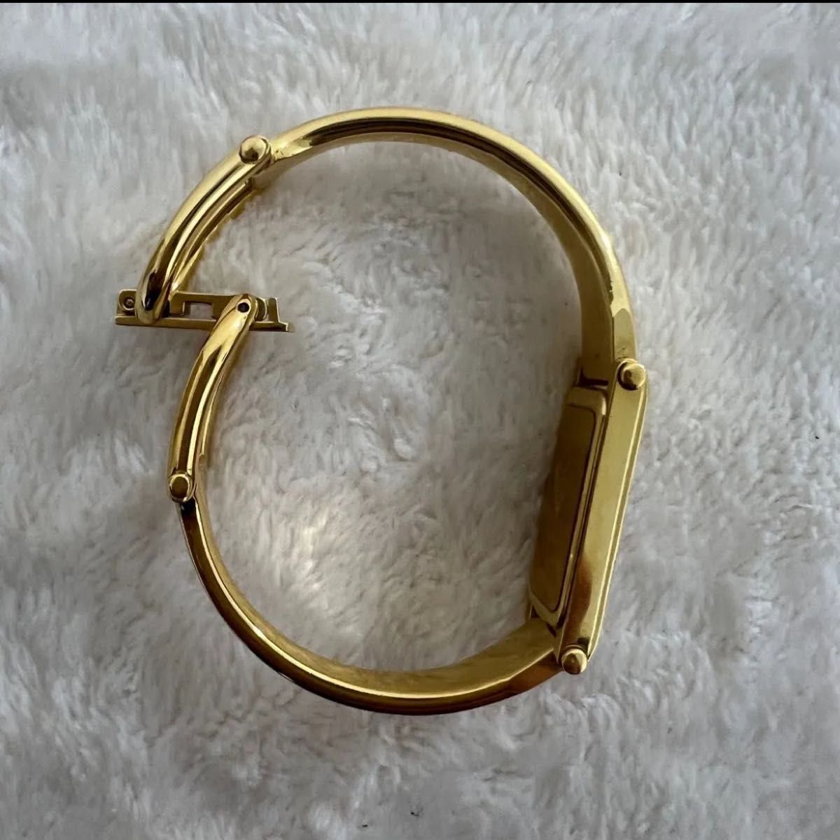 GUCCI グッチ 1500L バングルウォッチ ゴールド シェル文字盤 動作
