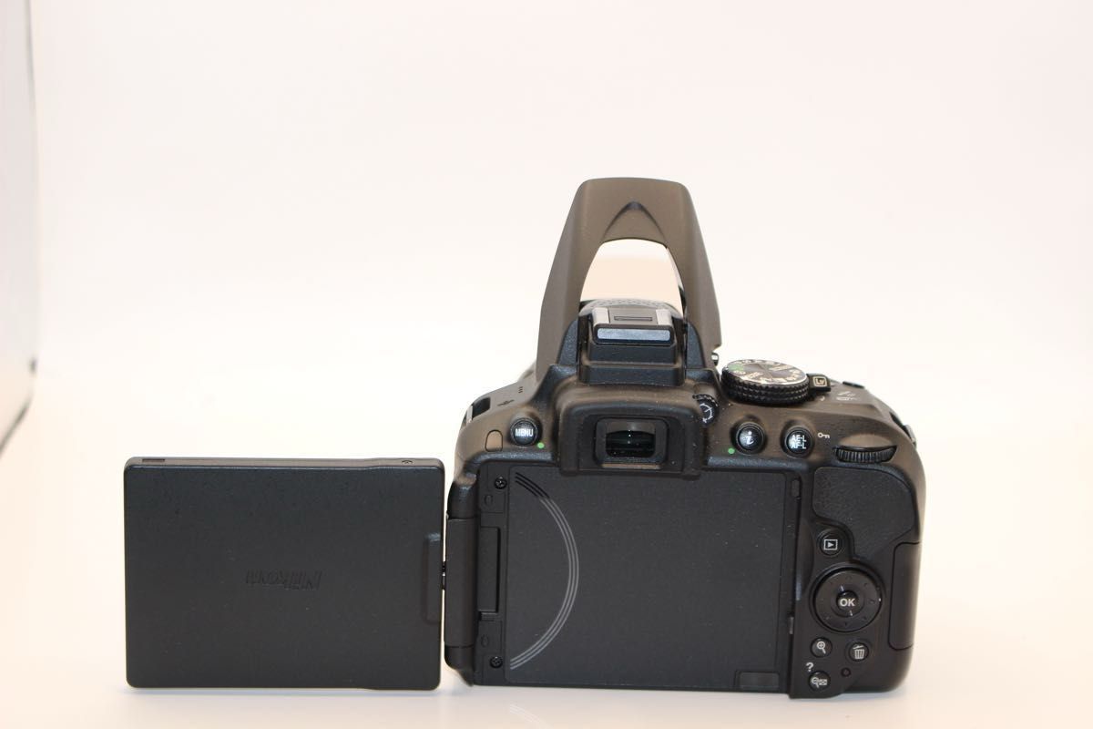 美品 Wi-Fi搭載 Nikon D5300 自撮り 動画 画面回転 ニコン デビュー