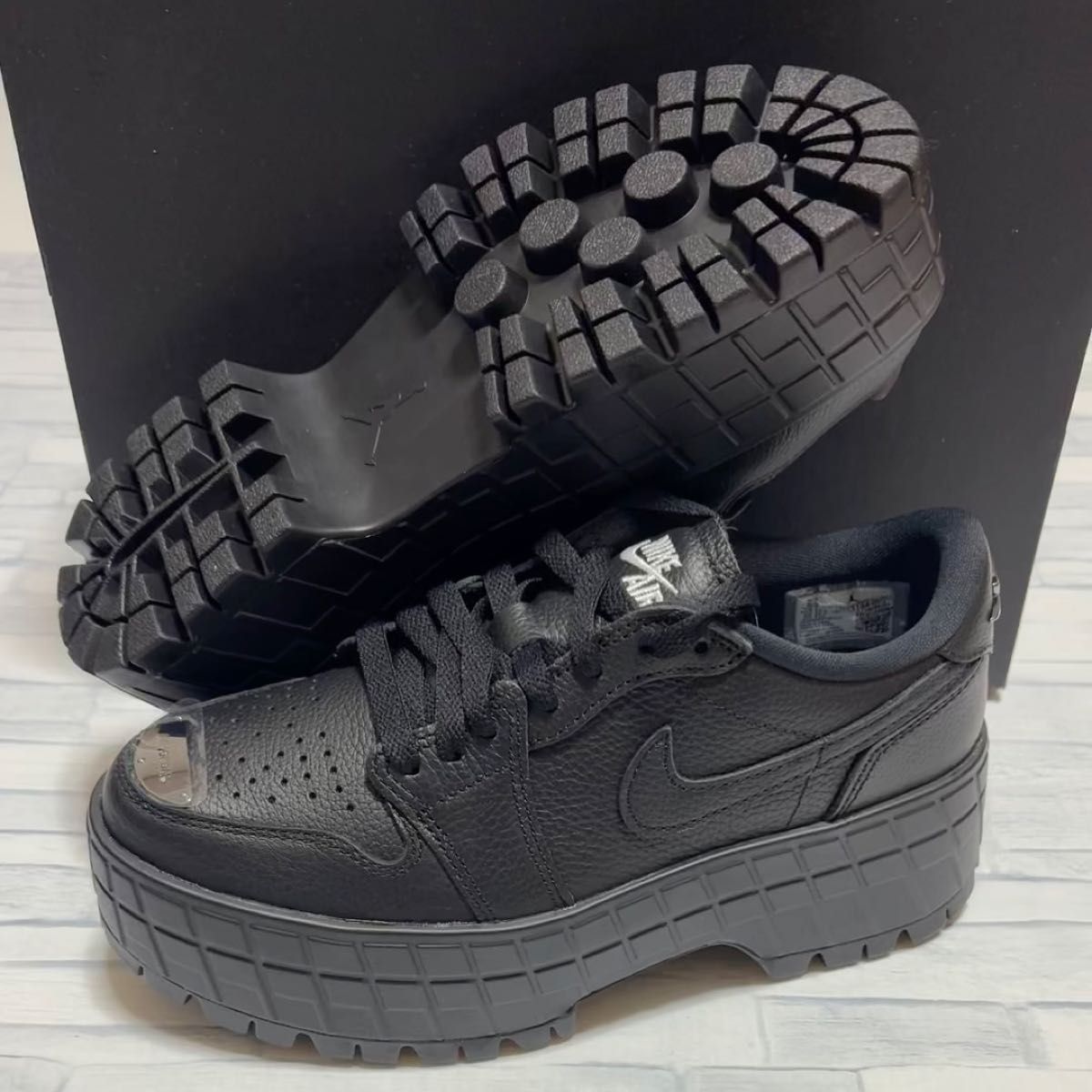 NIKE WMNS AIR JORDAN 11 RETRO LOW 