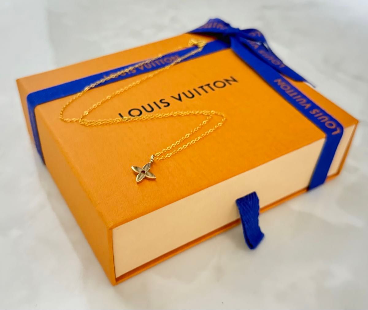 極美品 louis vuitton ネックレス モノグラム柄 スター｜Yahoo!フリマ