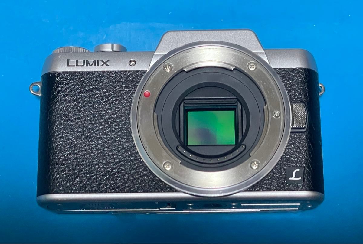 ジャンク Panasonic LUMIX DMC-GF7ミラーレス一眼カメラ 通電は確認