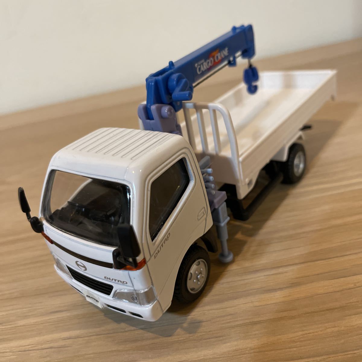 Yahoo!オークション - エムテック 1/43 サイズ 日野 デュトロ タダノ