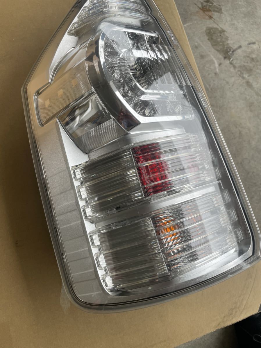 トヨタ ヴォクシー 70系 後期 LED 純正 テールランプ テール ZRR70 28