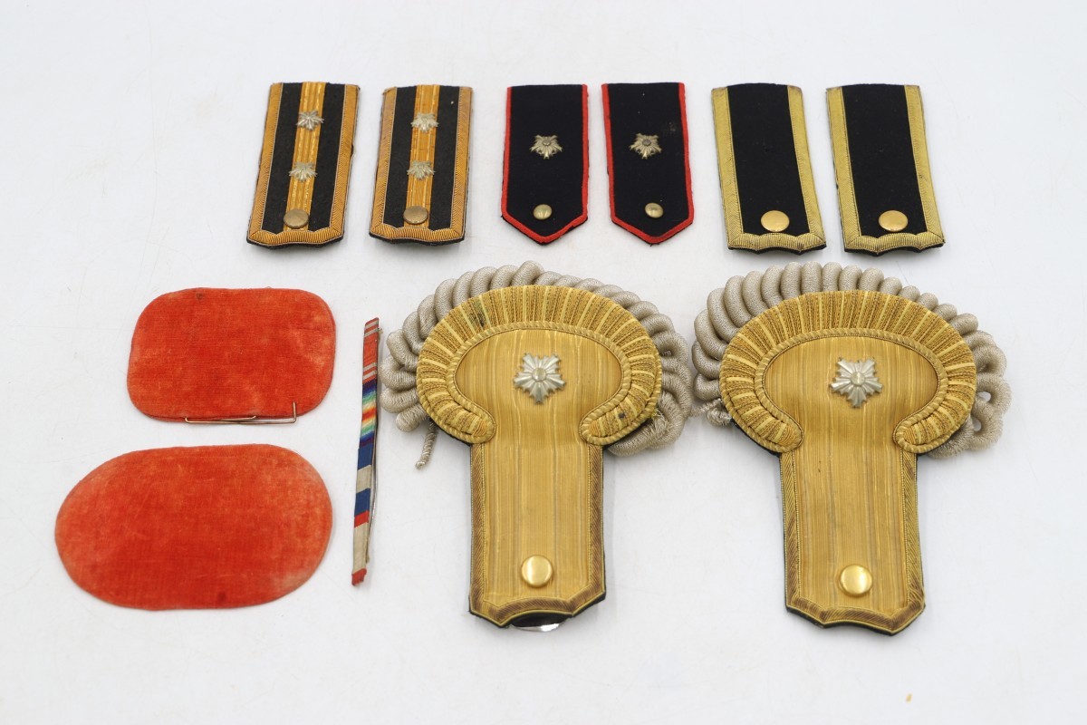 Yahoo!オークション - 戦前 警察肩章 警部補 大礼服 正肩章 当時物 コ