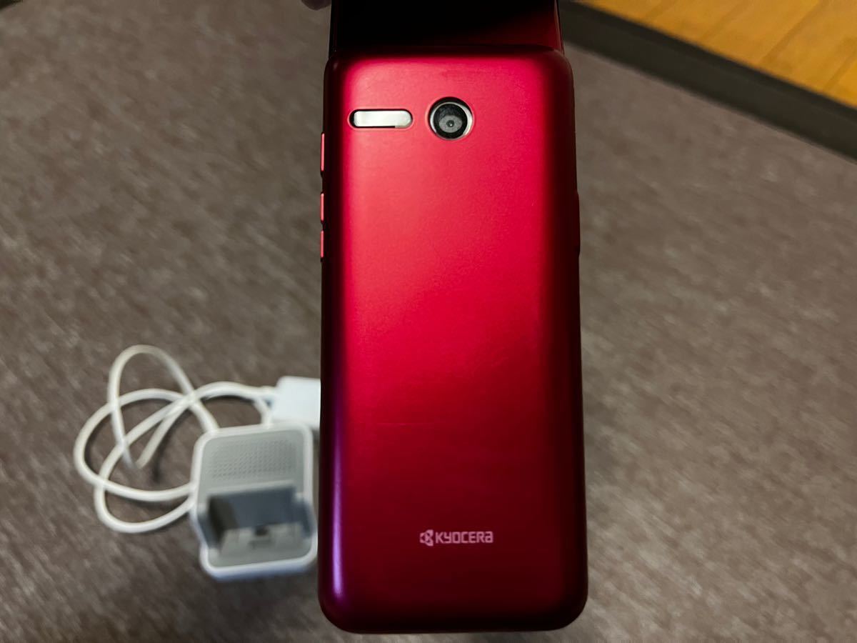 京セラ KYF43 レッド 本体 充電器｜Yahoo!フリマ（旧PayPayフリマ）