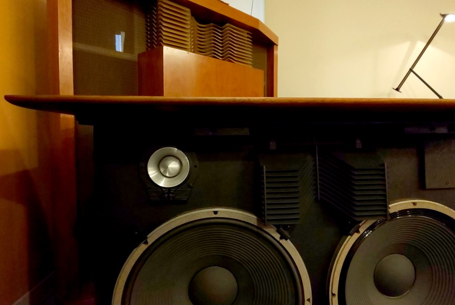 1950年代に提案したJBLのインテリア。JBL Olympus S8R＆JBL Delphi