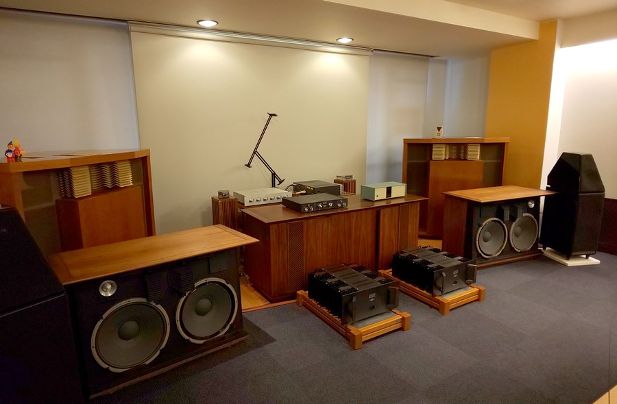 1950年代に提案したJBLのインテリア。JBL Olympus S8R＆JBL Delphi