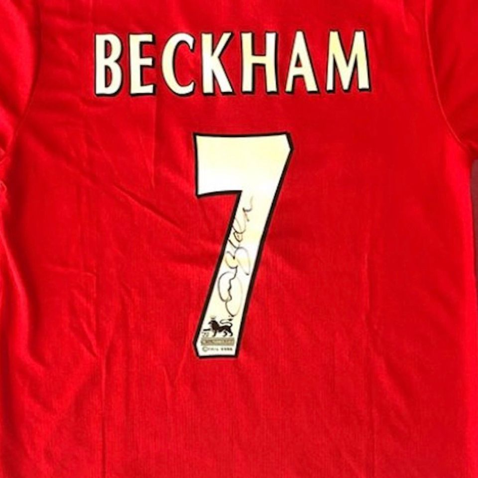 直筆サイン入り】ベッカムのマンU ユニフォームを販売 – AuthentiCo.