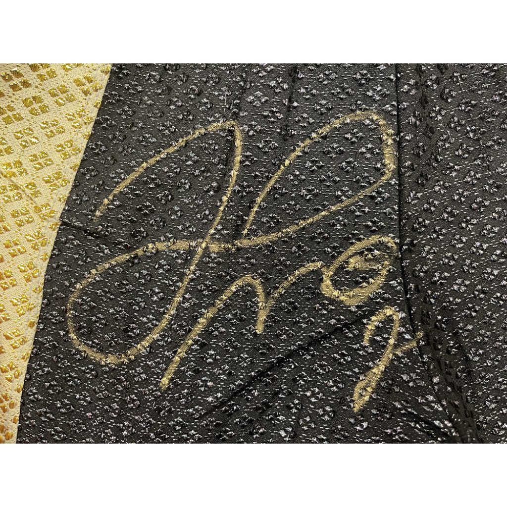 直筆サイン入り】メイウェザーのトランクスを販売中 – AuthentiCo.