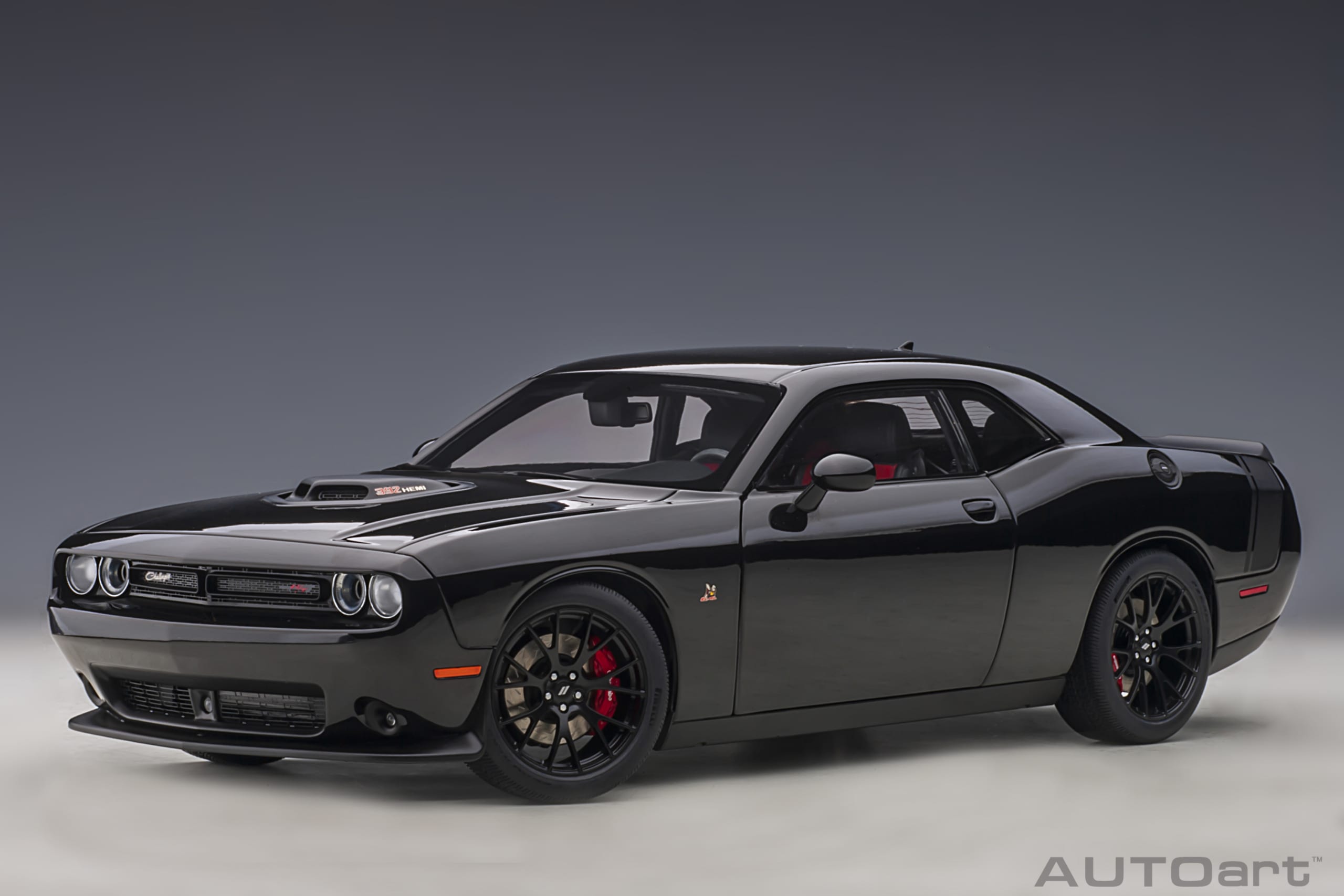 Dodge Challenger 392 HEMI Scat Pack Shaker 2018 (Pitch Black