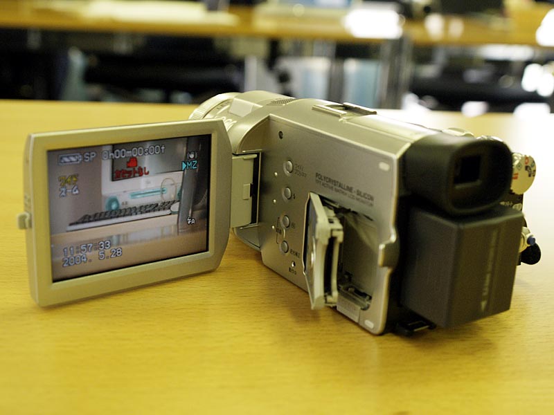 松下、動画/静止画同時記録対応のフラッグシップDVカメラ