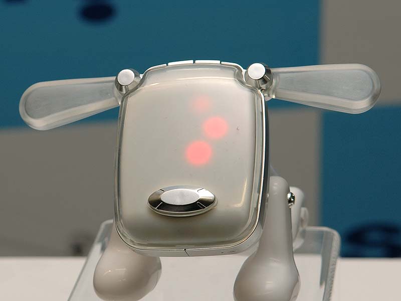 セガトイズ、感情を音楽で表現するペット「idog」