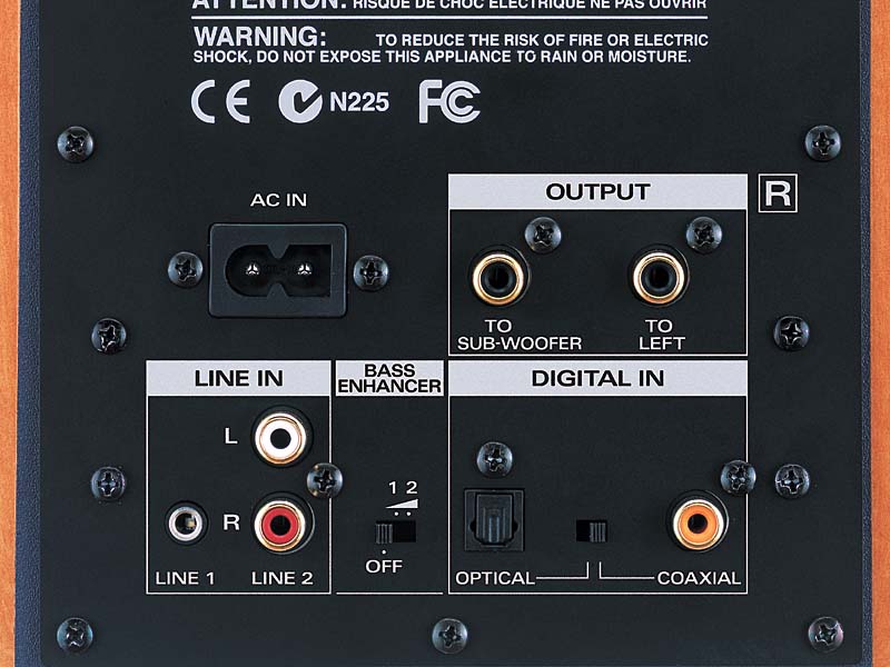 ローランド、木製エンクロージャ採用のパワードスピーカー