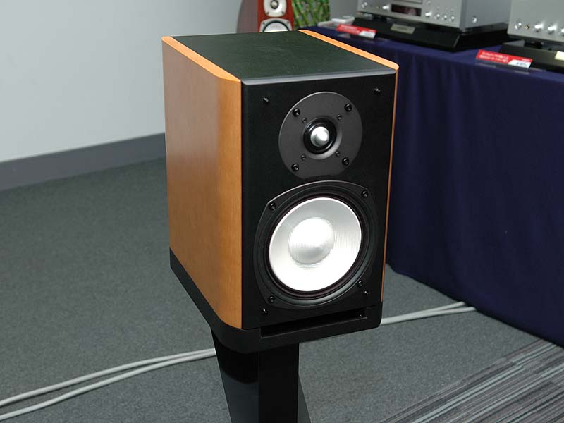 オンキヨー、「D-312E」をベースにしたトールボーイ