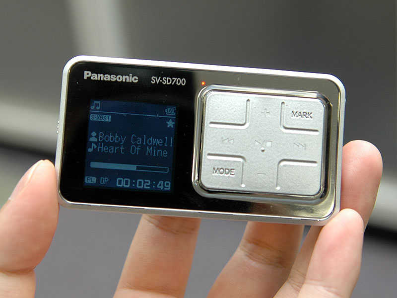 松下、薄型筐体採用の「D-snap Audio」