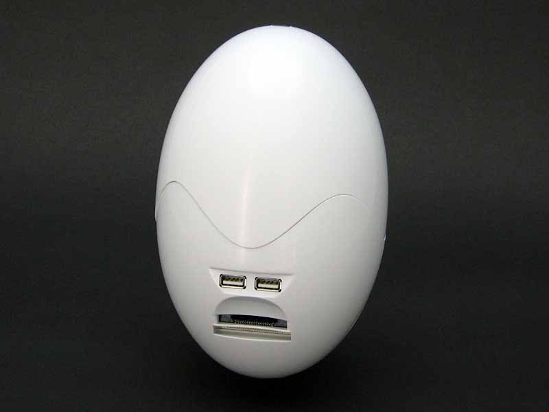 エバーグリーン、カードリーダにもなる“たまご型”USBスピーカー