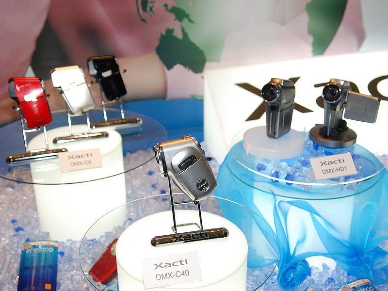 三洋、720p MPEG-4撮影可能なハイビジョン「Xacti」